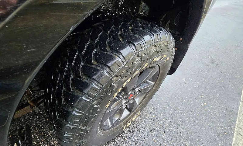Mitsubishi Pajero Da...