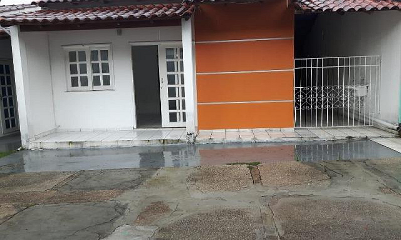 Casa Com 2 Dormitóri...