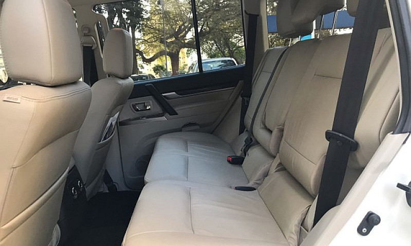 Pajero Full Diesel 2...