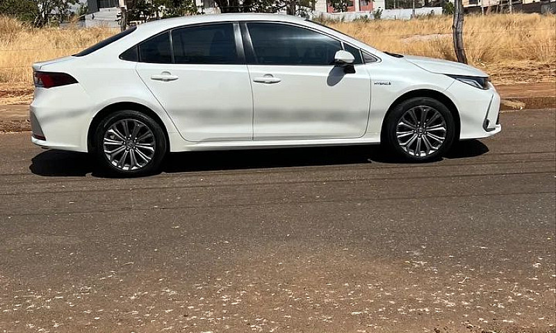 Corolla Altis Hybrid...