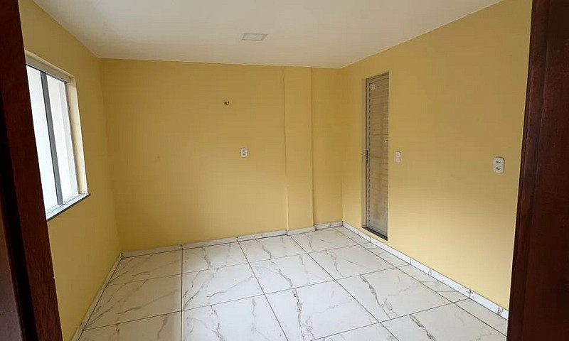 Alugo Casa Em Área N...