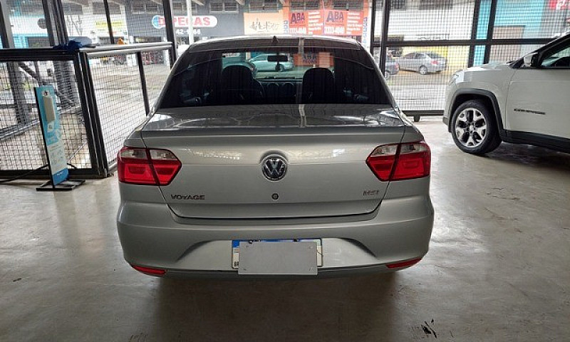 Volkswagen Voyage 1....