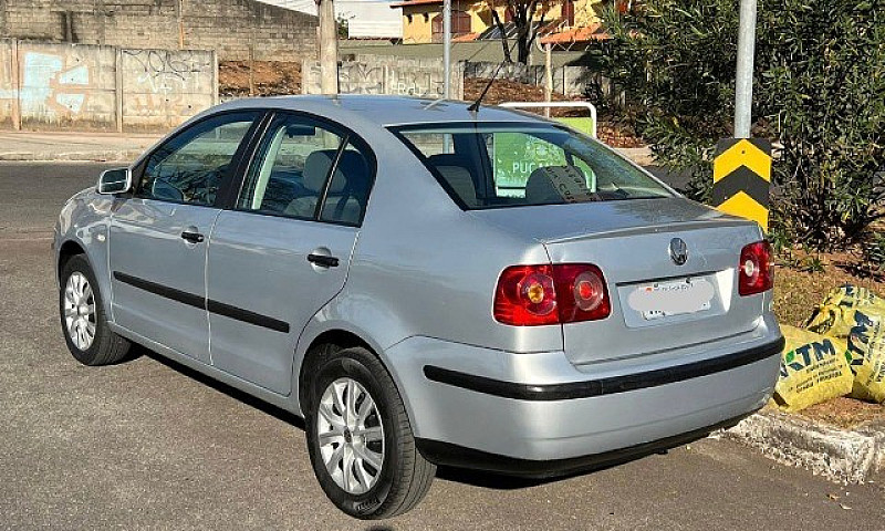 Polo 1.6 Sedan...