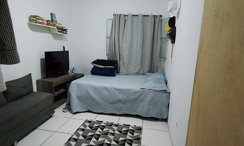 Alugo Casa Com  1 Qu...