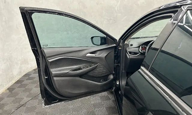Chevrolet Onix Plus ...