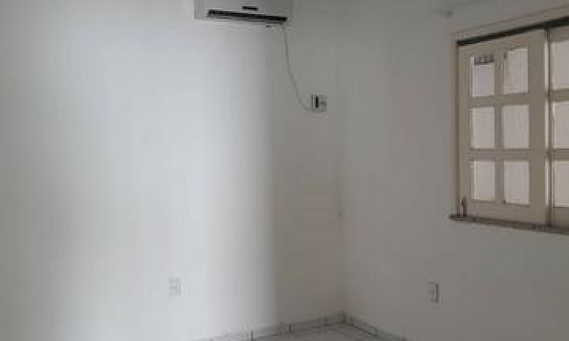 Casa Com 2 Dormitóri...