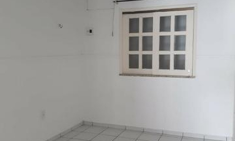 Casa Com 2 Dormitóri...