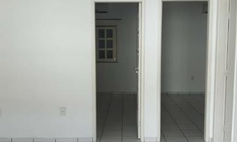 Casa Com 2 Dormitóri...