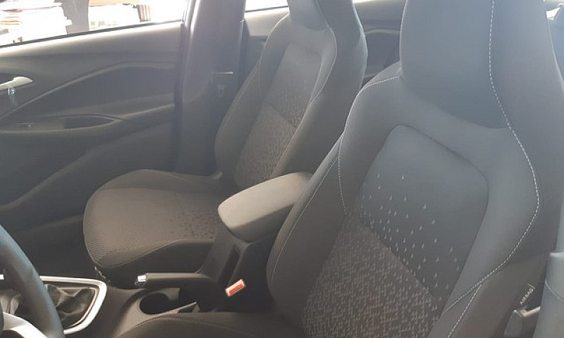 Chevrolet Onix Plus ...