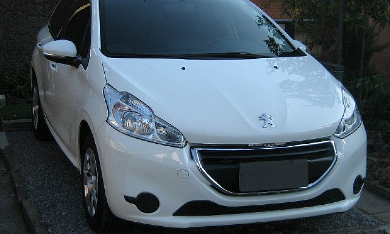 Peugeot 208 ...