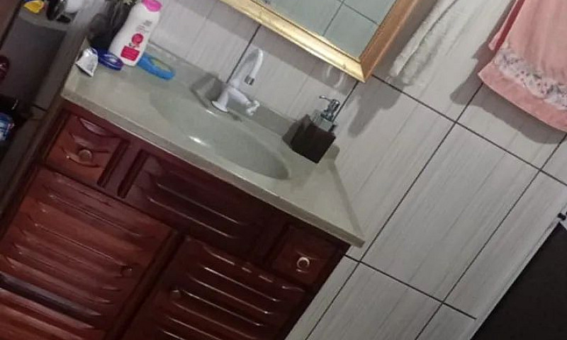 Casa Com 02 Quartos ...
