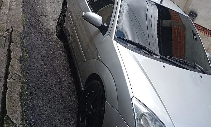 Ford Focus 1.6 S/Se/...