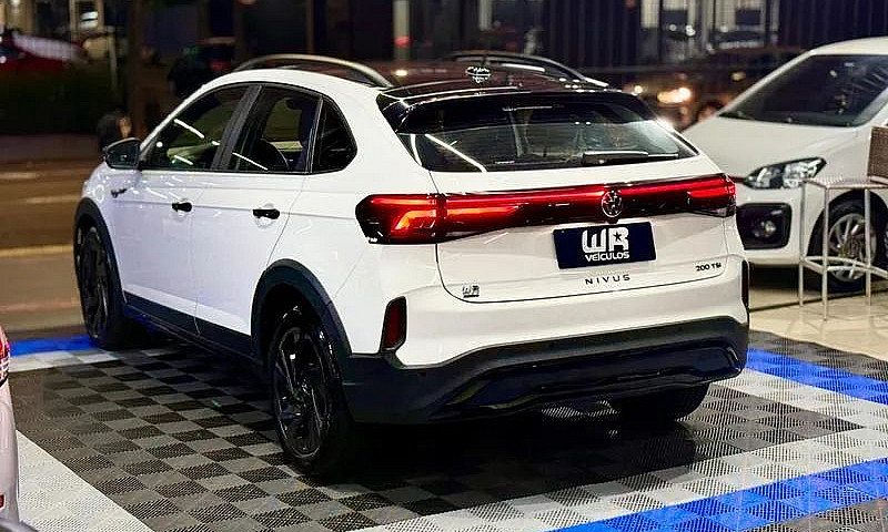 Volkswagen Nivus Hig...