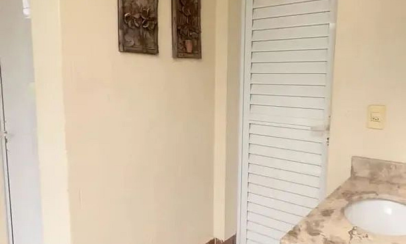 Casa De Condomínio P...