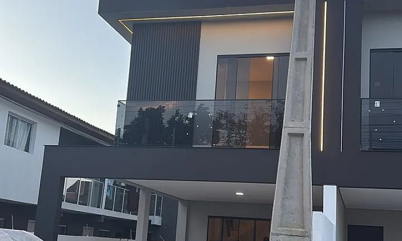 Sobrado Novo Para Lo...