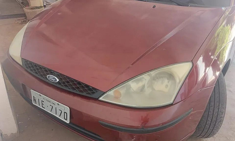 Ford Focus Sedan 1.6...