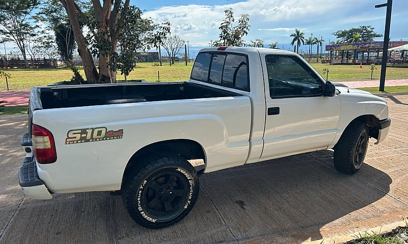 Chevrolet S10 P-Up C...