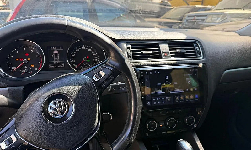 Volkswagen Jetta Com...