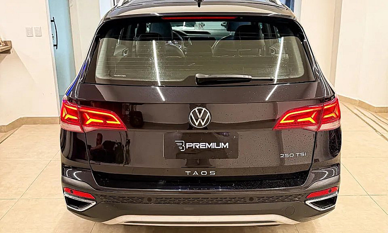 Volkswagen Taos High...