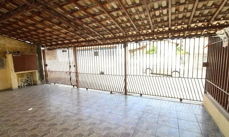 Casa Com 3 Dormitóri...