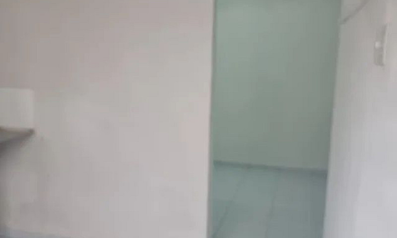 Aluga Se Um Quarto C...