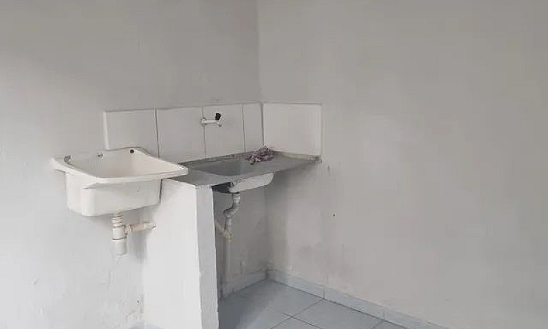 Aluga Se Um Quarto C...