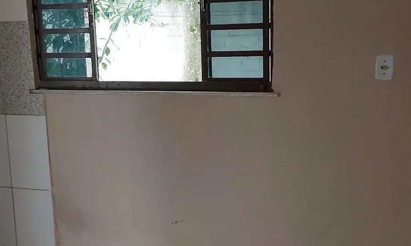 Aluga- Se Uma Casa E...