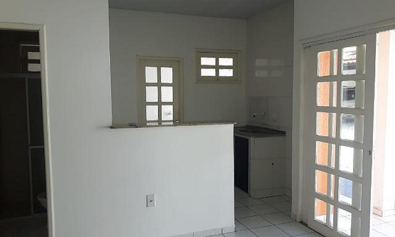 Casa Com 2 Dormitóri...