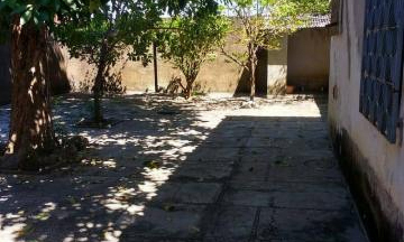 Casa Com 3 Dormitóri...