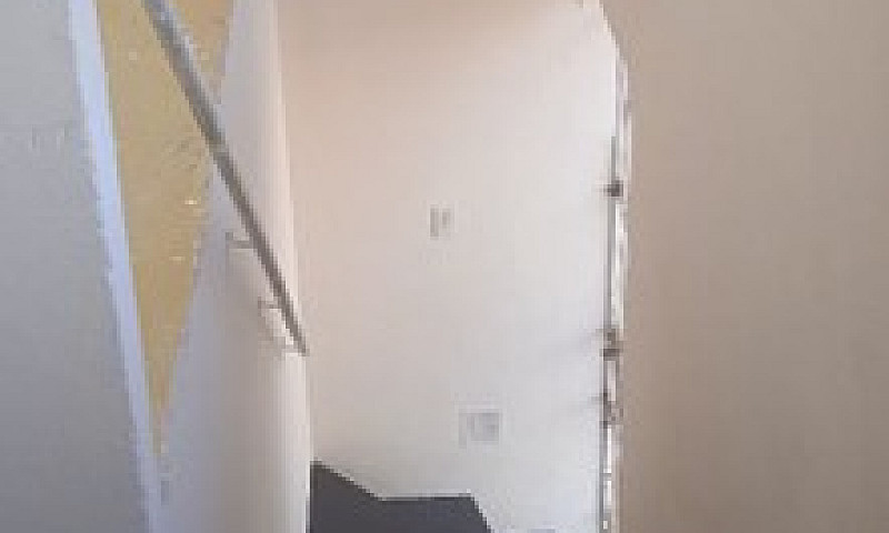Alugo Casa Em Cobilâ...