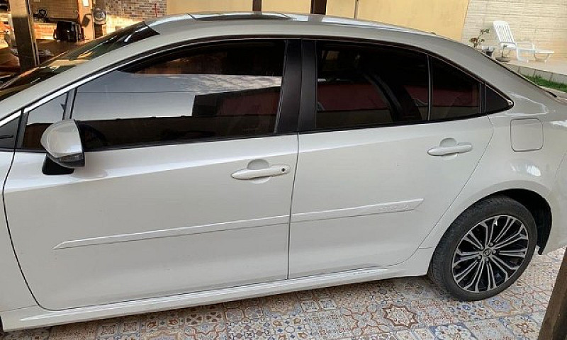 Corolla Altis Hybrid...