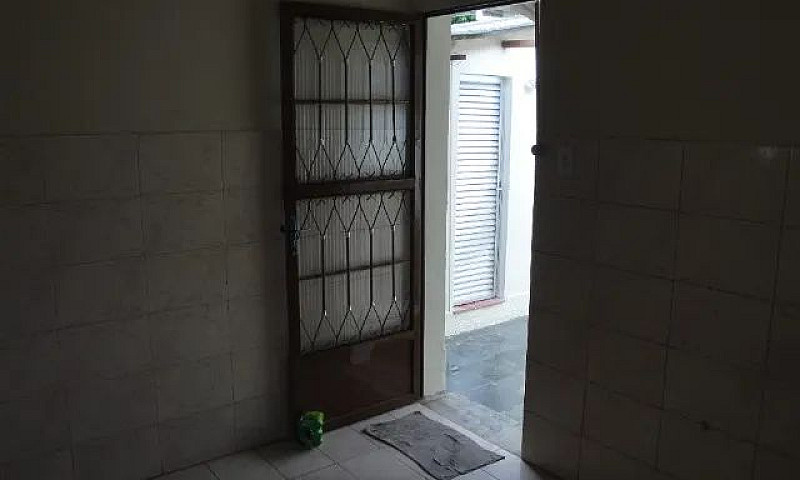 Casa Em Muriqui, Dis...