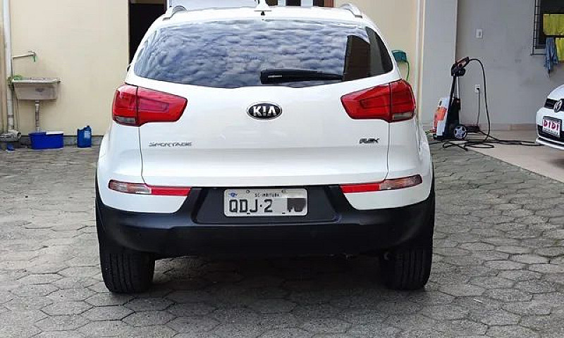 Kia Sportage Lx 2015...