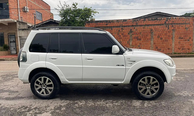 Mitsubishi Pajero Tr...