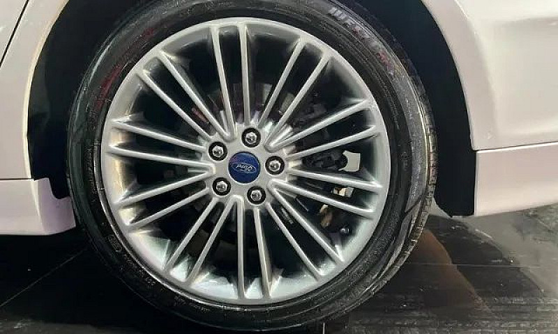 Ford Fusion Titanium...