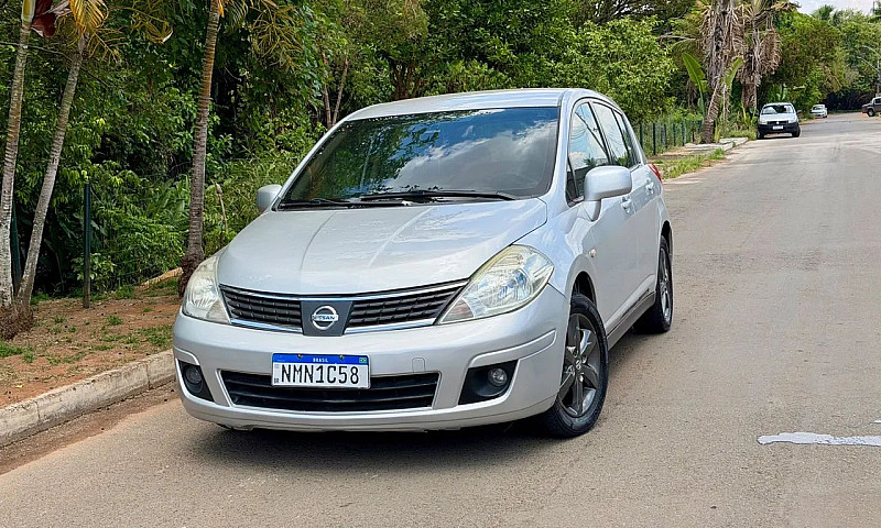 Nissan Tiida S 1.8/1...
