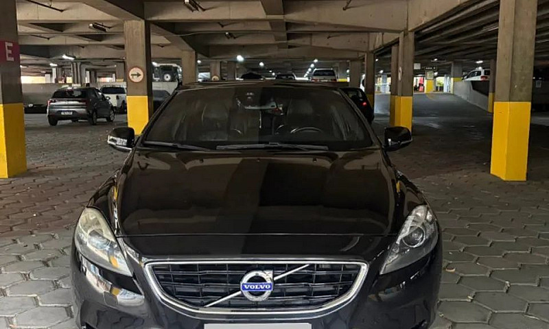 Volvo V40 T-5 R-Desi...