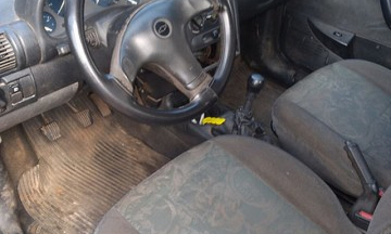 Corsa 2000/2001...