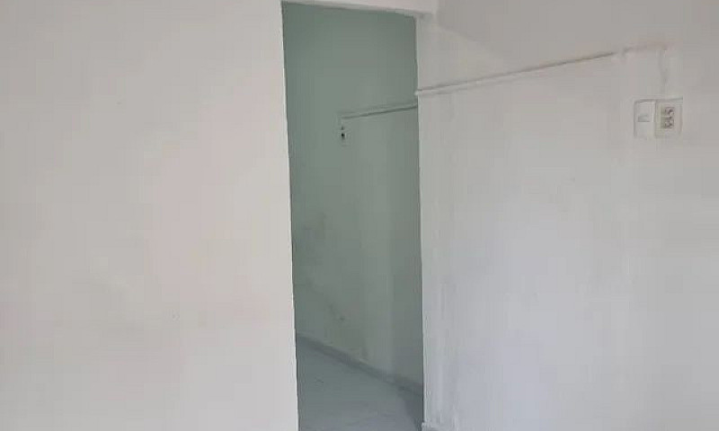 Aluga Se Um Quarto C...