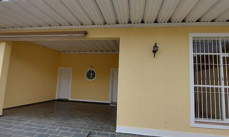 Casa 3 Dorm. Sendo 1...