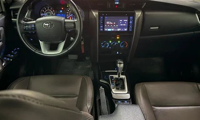Toyota Hilux Sw4 Sr ...