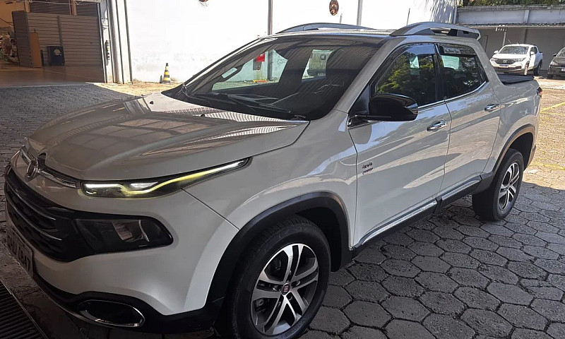 Fiat Toro Volcano 2....