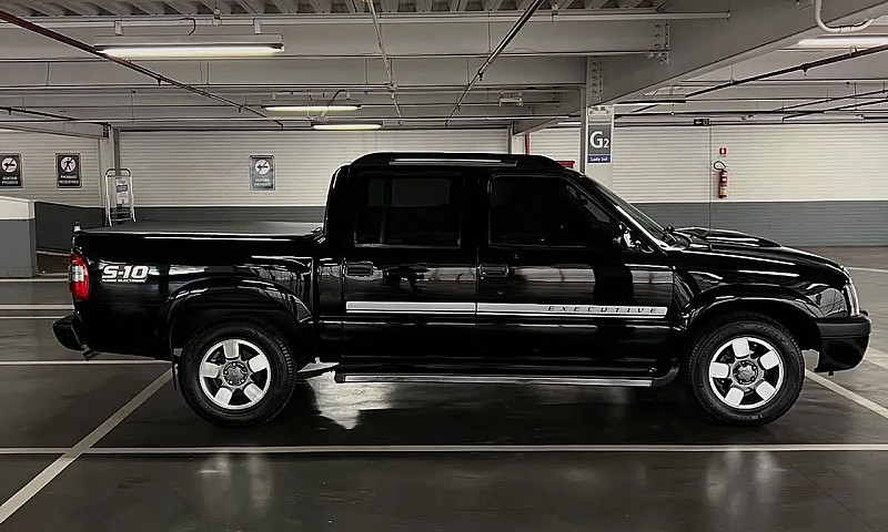 Chevrolet S10 Pick-U...