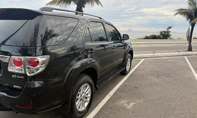 Toyota Hilux Sw4 Srv...