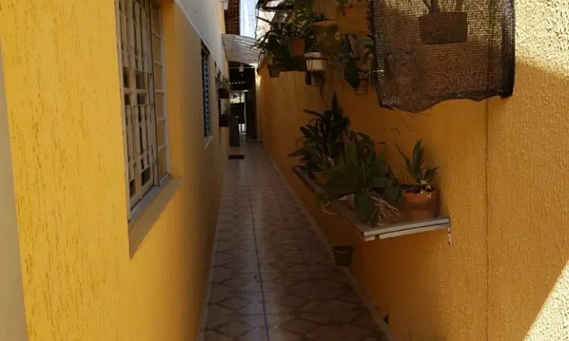 Linda Casa Com 2 Dor...