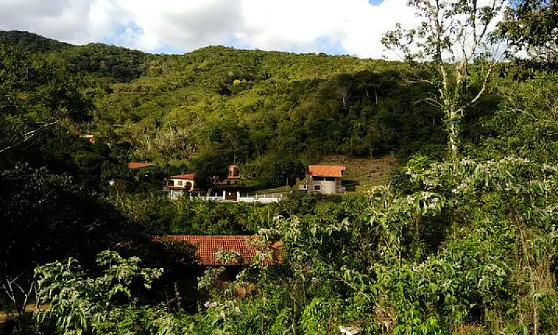 Vende-Se Casa De Ser...