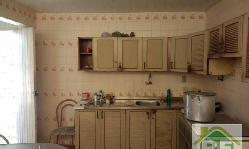 Casa Com 3 Dormitóri...