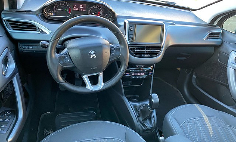 Peugeot 208 Griffe 2...