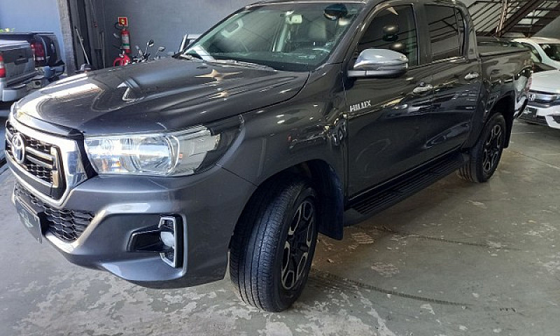 Toyota Hilux 2.8 Srx...