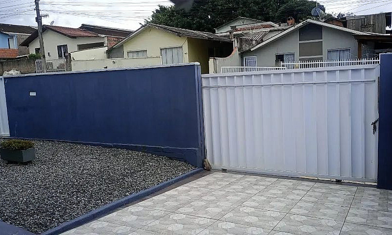 Casa Com 02 Quartos ...